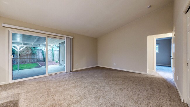 Building Photo - Meticulously Maintained Four Bedroom Singl...