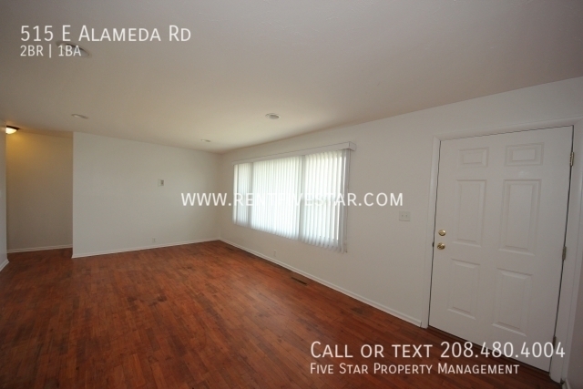 Building Photo - Cozy Upstairs Apartment Available! Visit r...