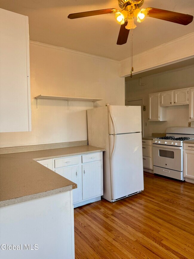 Building Photo - 290 2nd Ave