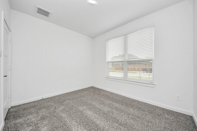 Building Photo - 3209 Anchor Grn Dr