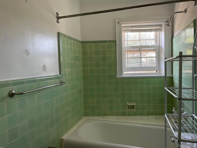 Building Photo - 139 Upper Croton Ave
