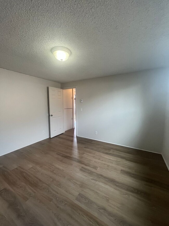Building Photo - Newly renovated 2 Bedroom home in Hayden Bridge!!!