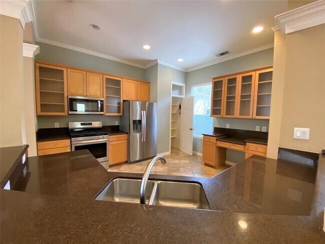 Building Photo - 5314 Blossom St