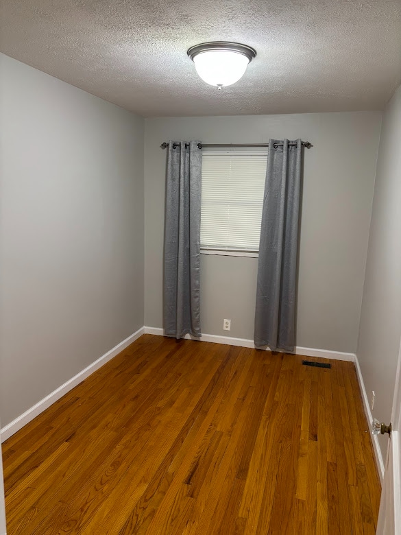 Building Photo - 1520 Kilbourn St