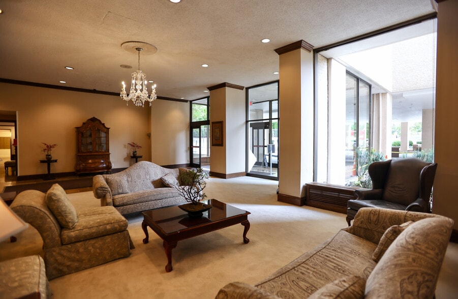Building Photo - 5500 Friendship Blvd