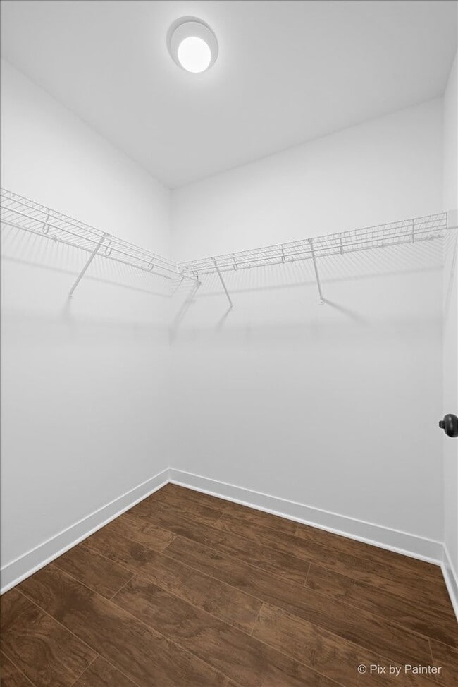 Building Photo - 1737 W Chrysler Dr