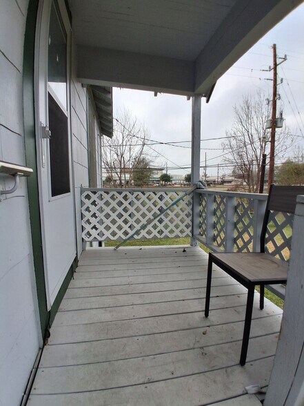 Building Photo - 204 Holderrieth Blvd