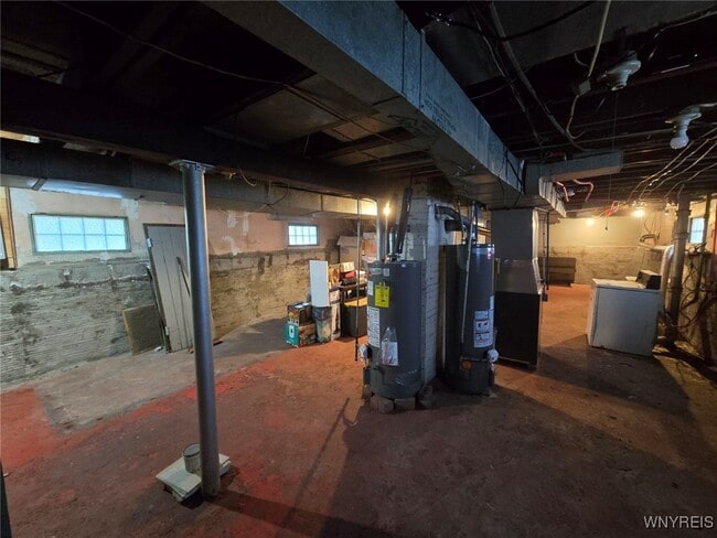 Building Photo - 693 Lasalle Ave