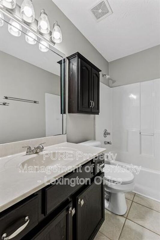 Building Photo - 872 Burkewood Dr