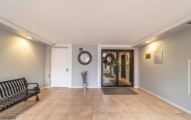 Building Photo - 310 Lookout Ave