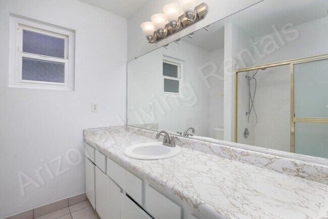Building Photo - 1265 Bombay Cir