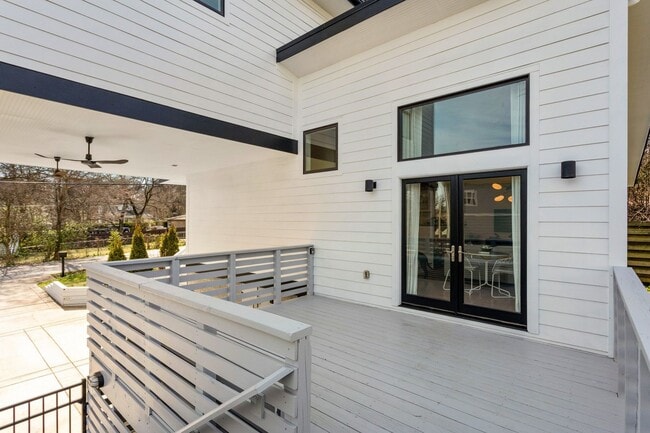 Building Photo - 3 Bed, 2.5 Bath Home w/ 2 Vehicle Carport and Fenced Backyard