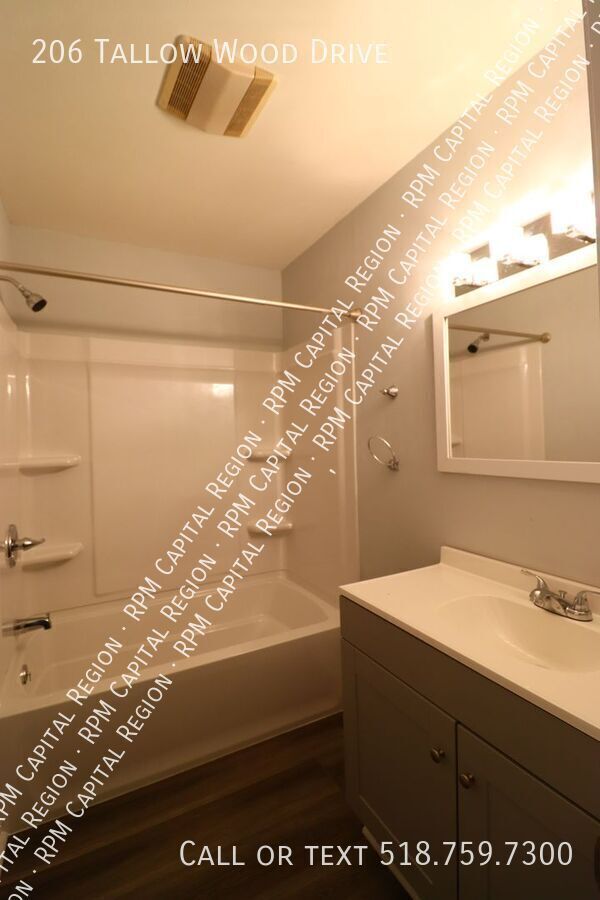 Building Photo - 206 Tallow Wood Dr