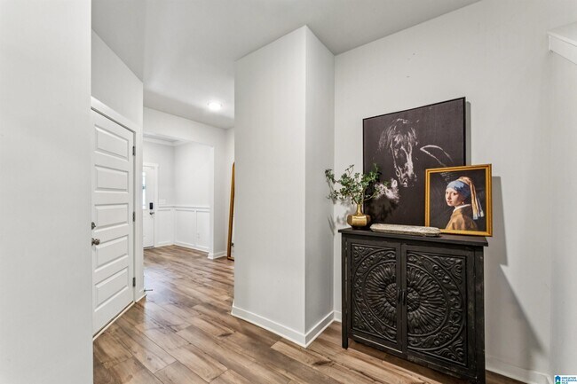 Building Photo - 501 Polo Way