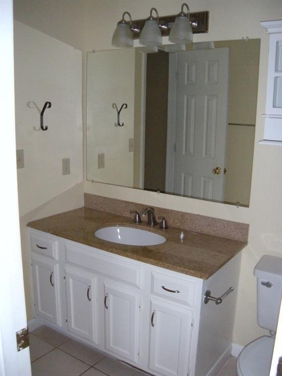 Building Photo - 915 W 23rd St