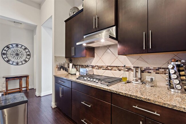 Building Photo - 8500 Echo Shore Cove