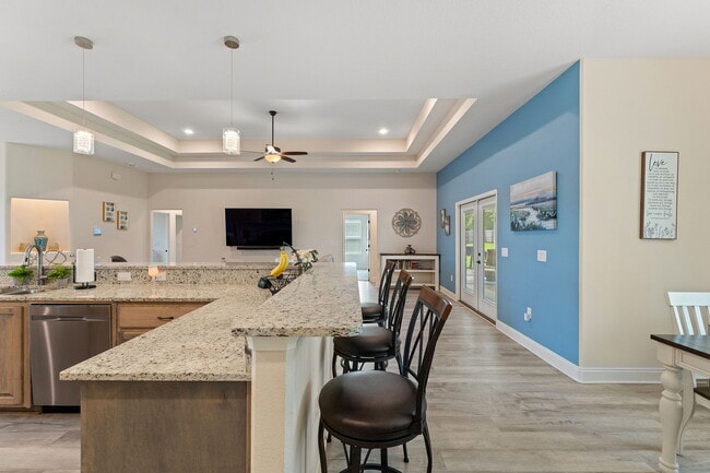 Building Photo - 5568 Micanopy Dr