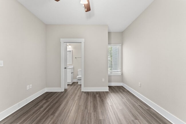 Building Photo - 306 N Sand Palm Rd