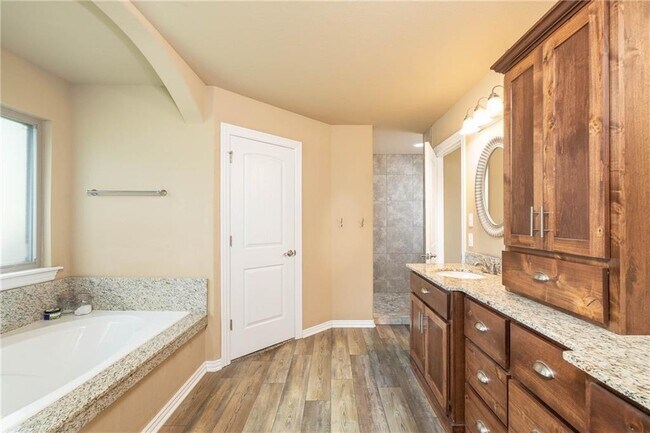 Building Photo - 13427 Meadow Ridge