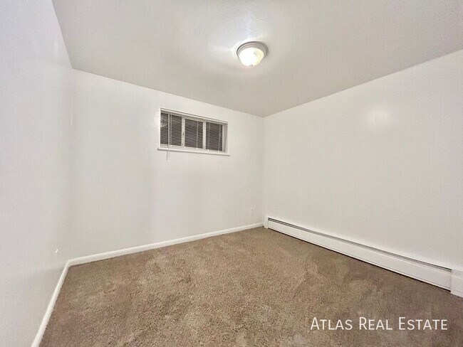 Building Photo - 878 Linley Ct