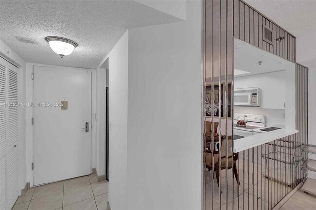 Building Photo - 9455 Collins Ave
