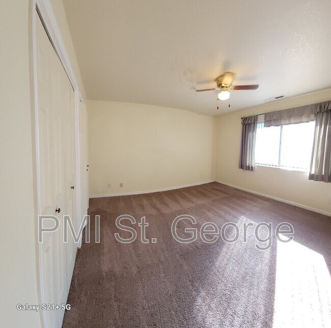 Building Photo - 776 E Fort Pierce Dr