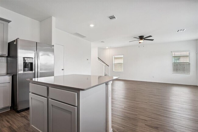 Building Photo - 105 Canley Lp