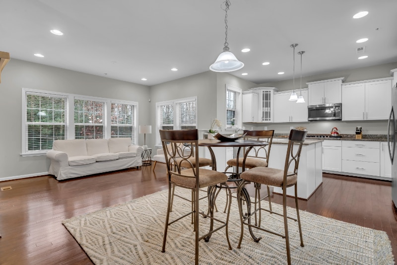 Building Photo - 7592 Holly Ridge Dr