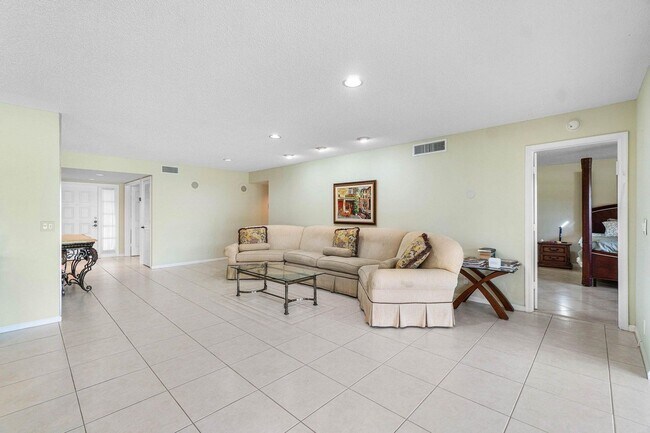 Building Photo - 6446 Aspen Glen Cir