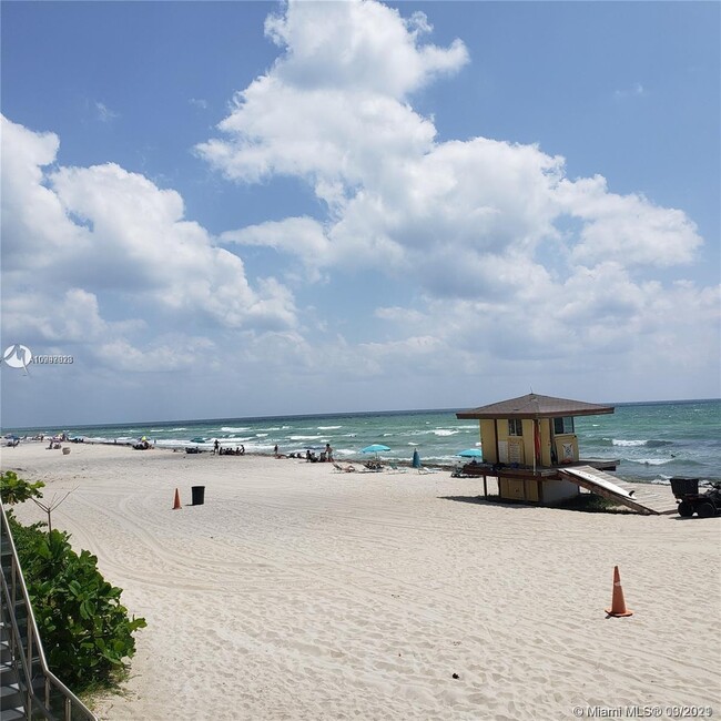 Building Photo - 2501 S Ocean Dr