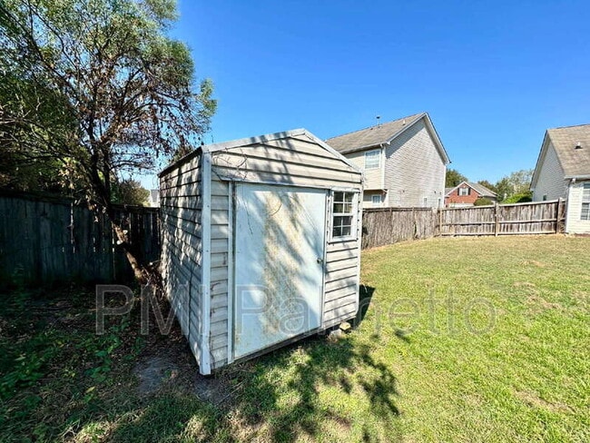 Building Photo - 303 Buckthorne Dr