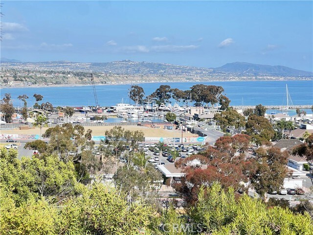 Building Photo - 25081 La Cresta Dr
