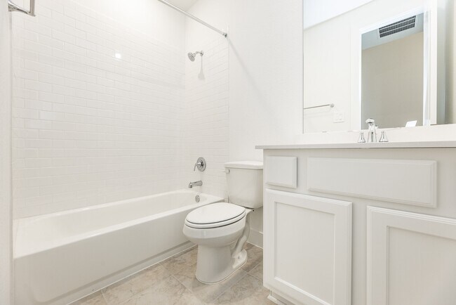 Building Photo - 30723 Grn Acrs Ct