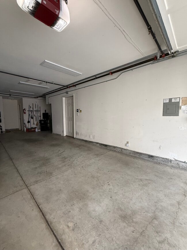 Building Photo - 161 4th Ave