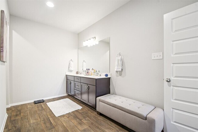 Building Photo - 5525 Sacra Cv