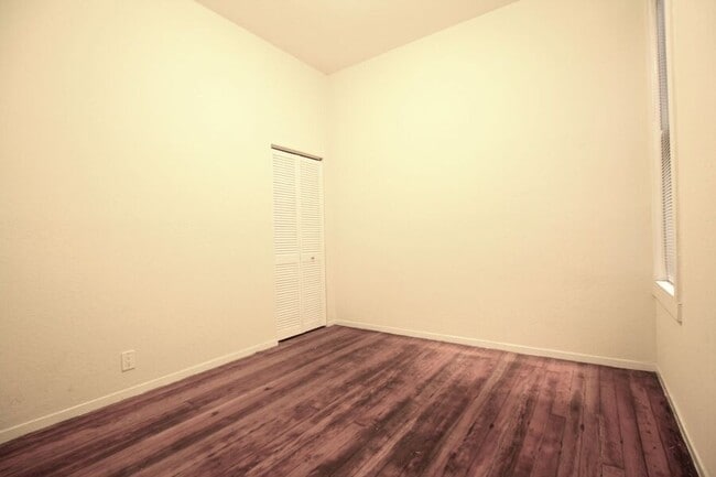 Building Photo - 1895 Page St