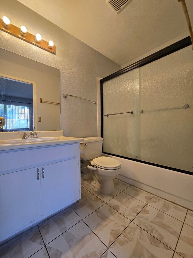 Building Photo - A Fabulous 2 Bed, 2 Bath, 1 Car Attached G...