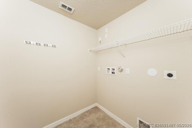 Building Photo - 4030 Hot Spgs Ave