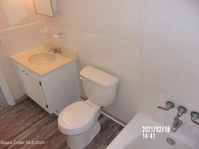 Building Photo - 2170 Knox McRae Dr