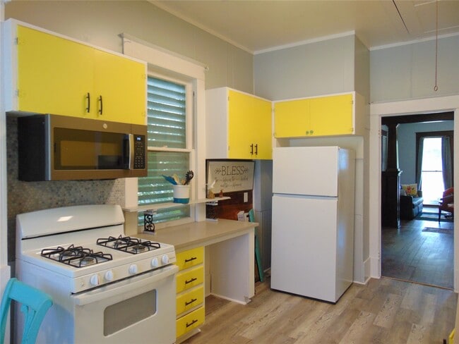 Building Photo - 3420 Avenue R