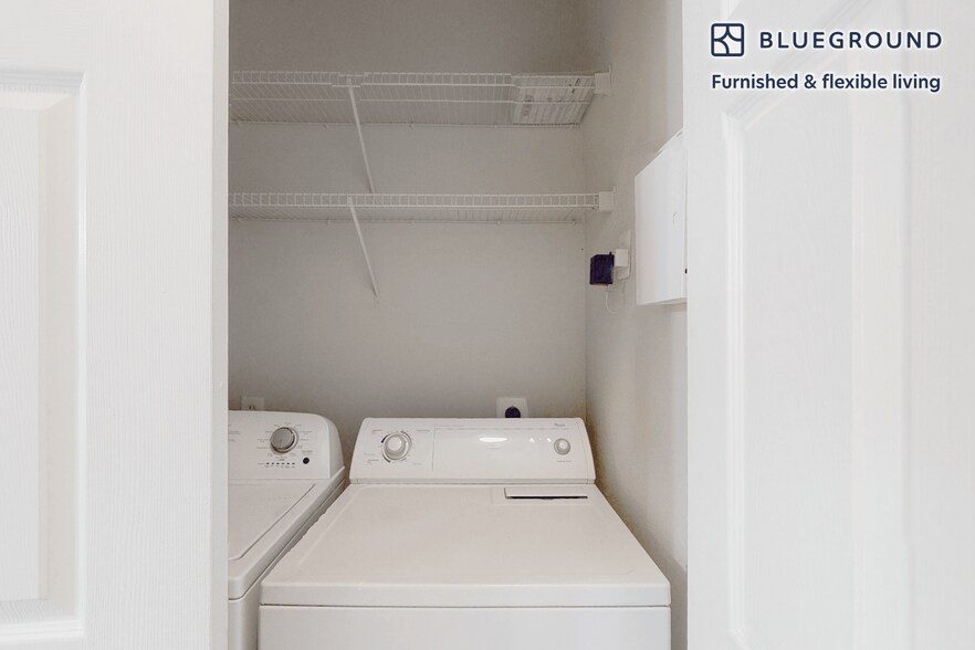 Building Photo - 2350 26th Ct S