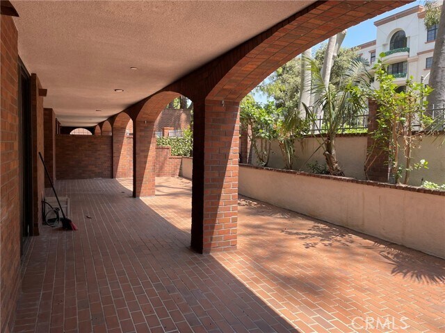 Building Photo - 200 N Swall Dr