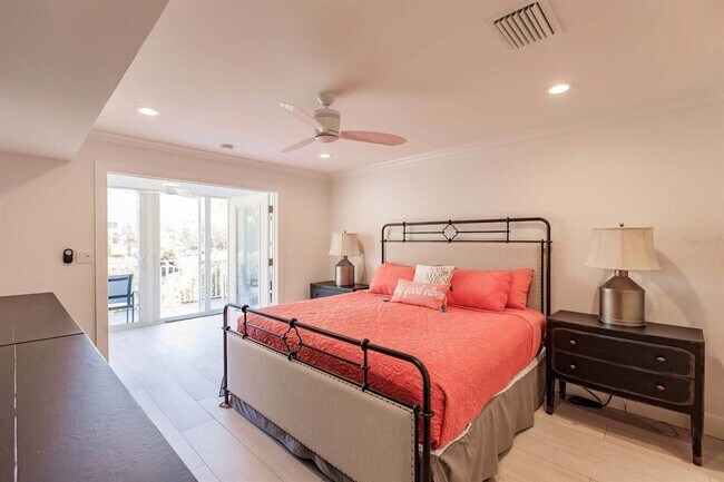 Building Photo - 1125 W Peppertree Dr