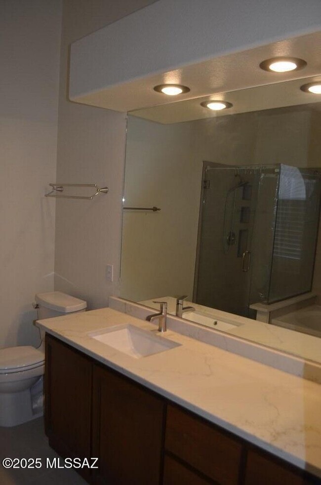 Building Photo - 942 S Suncove Dr