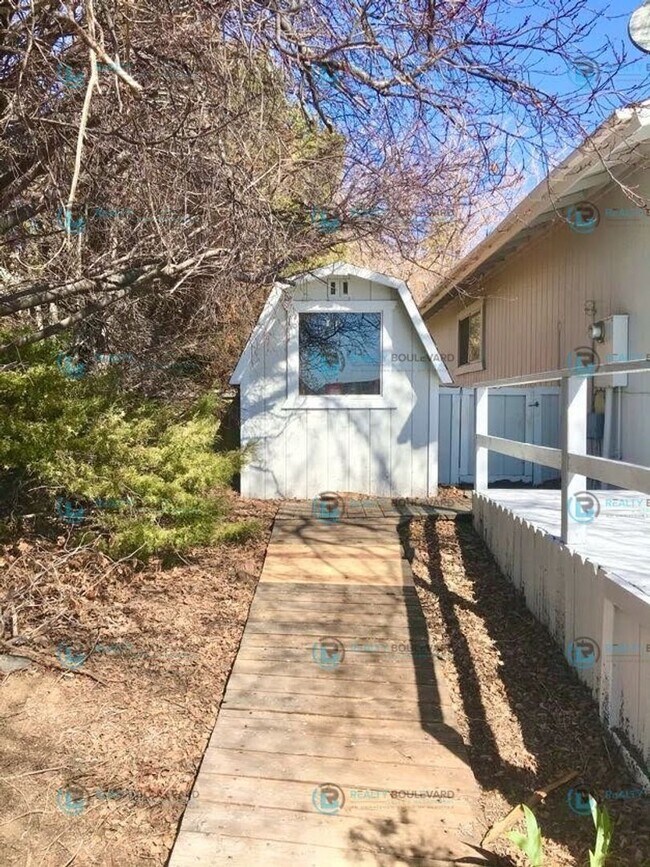 Building Photo - You will love this back yard!!