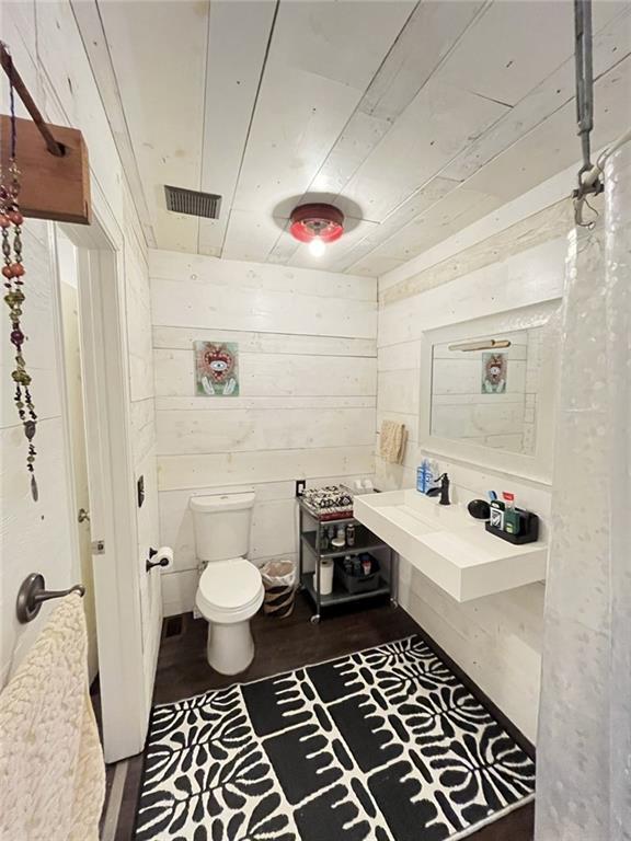 Building Photo - 1905 W Countryside Ln