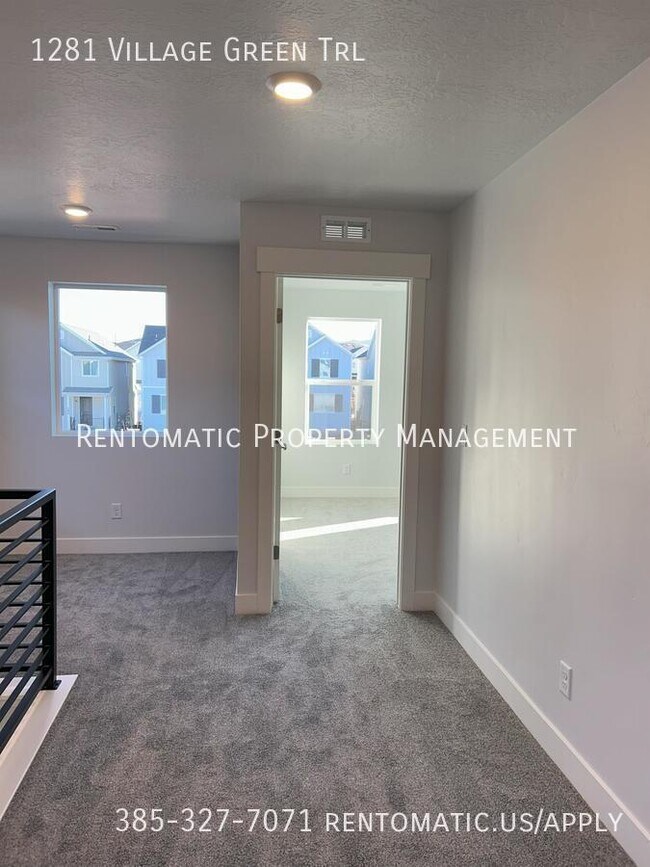Building Photo - 1281 Vlg Grn Trl