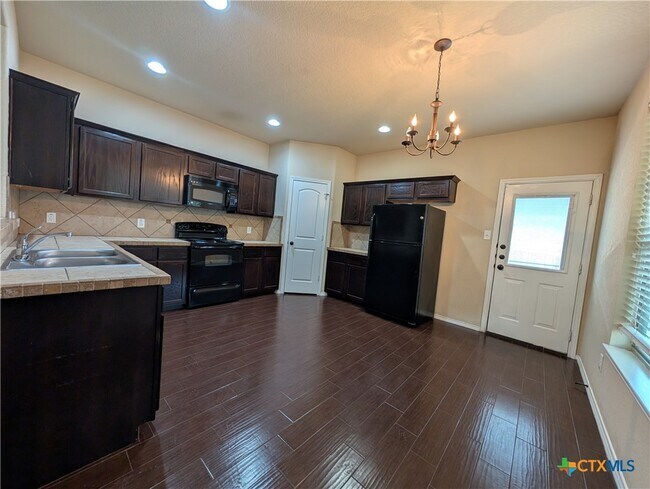 Building Photo - 1028 Brown Rock Dr