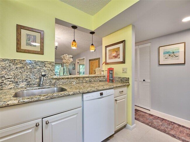 Building Photo - 10143 Mangrove Dr