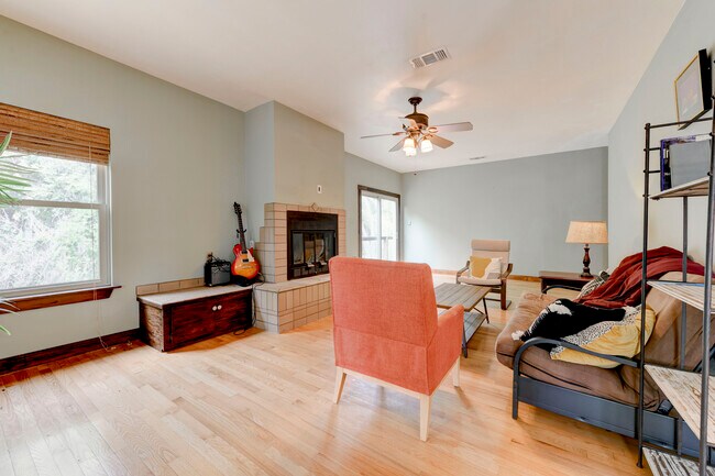 Building Photo - 13918 Hummingbird Ln